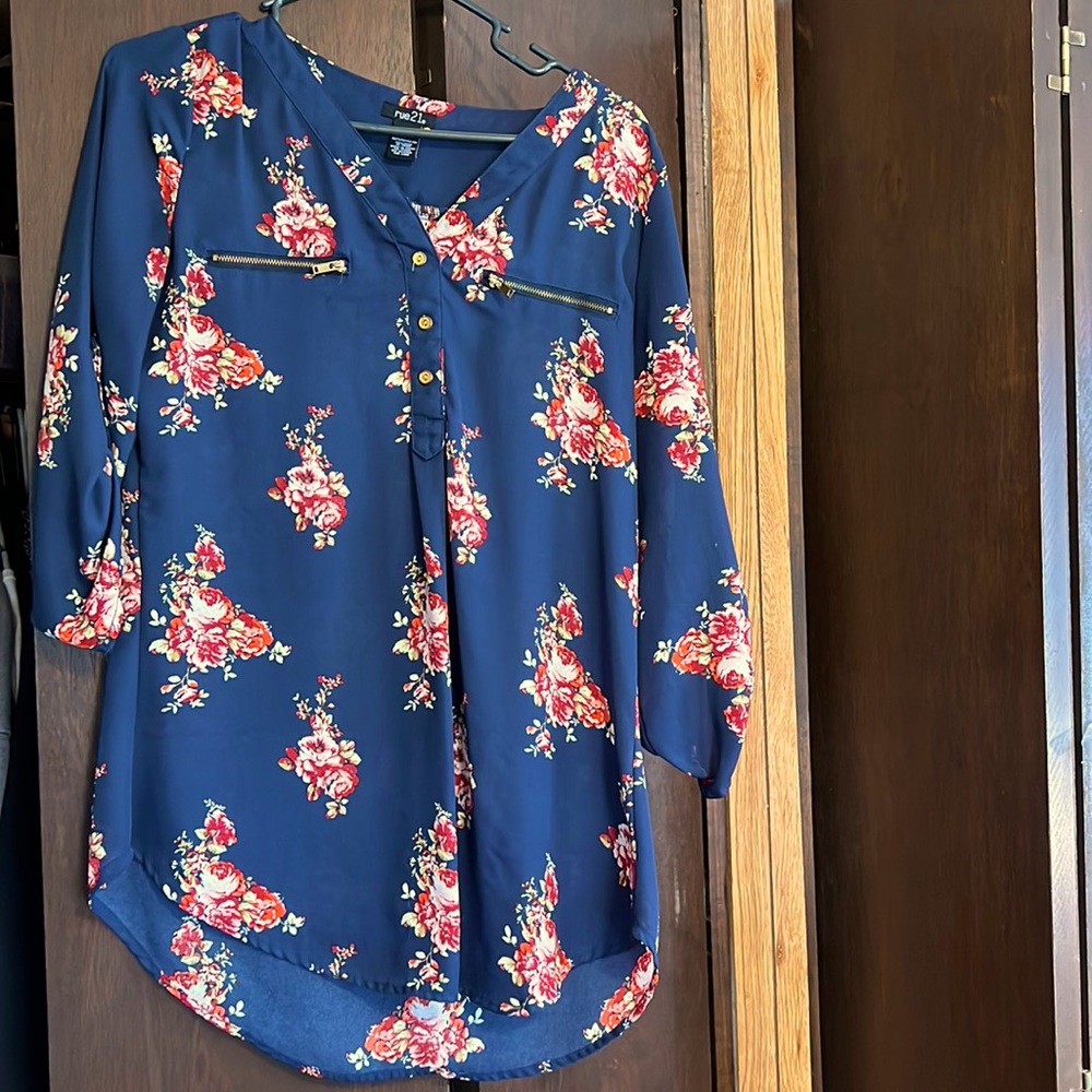 Rue 21 top
